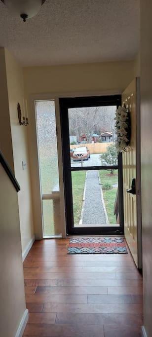 Villa J.Creek Retreat, Creekside Townhouse +1 Car Garage Maggie Valley Exterior foto