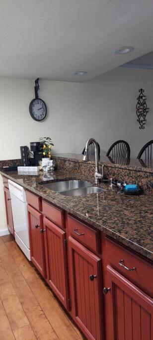 Villa J.Creek Retreat, Creekside Townhouse +1 Car Garage Maggie Valley Exterior foto