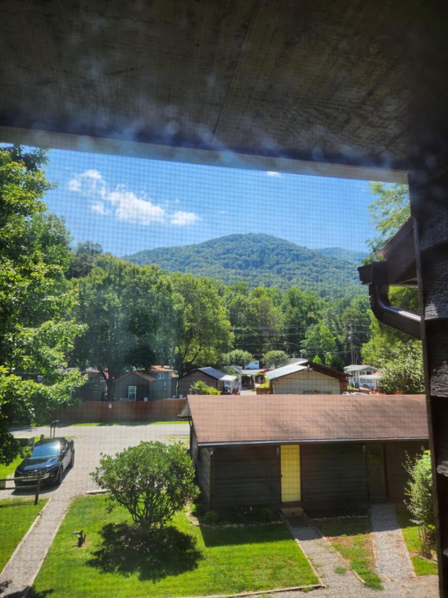 Villa J.Creek Retreat, Creekside Townhouse +1 Car Garage Maggie Valley Exterior foto
